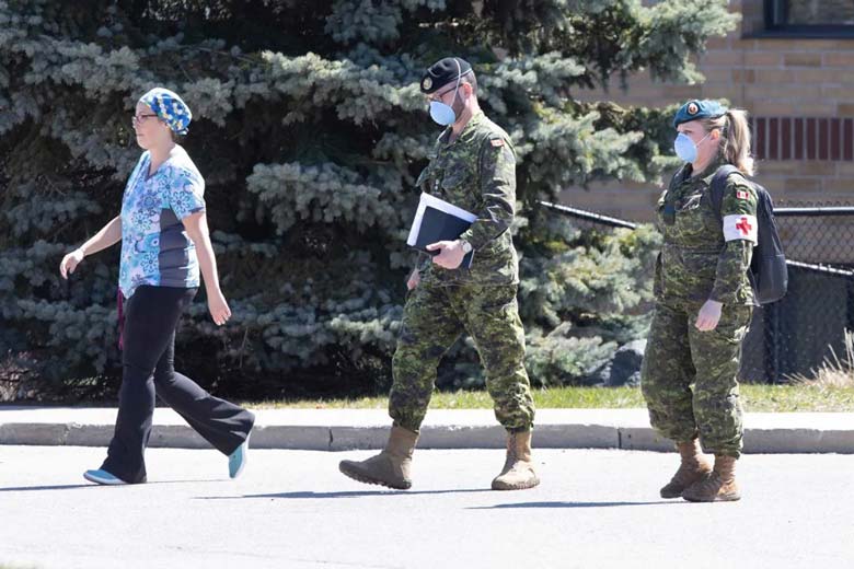 مشارکت سربازان در رسیدگی به اوضاع مراکز مراقبت‌های طولانی‌مدت