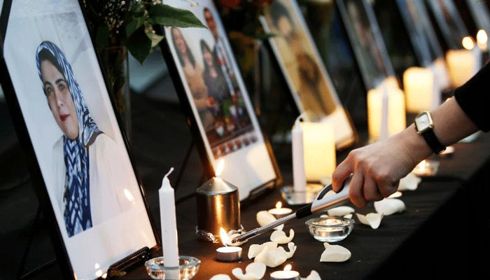 سقوط هواپیما؛ سکوت دانشجویان دانشگاه‌های کانادا به احترام قربانیان