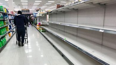 گزارش رسانه‌های کانادا از صف‌های طولانی و قفسه‌های خالی در فروشگاه‌های بزرگ