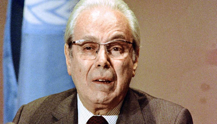 خاویر پرز دکوئیار دبیر کل سازمان ملل در زمان جنگ ایران و عراق درگذشت