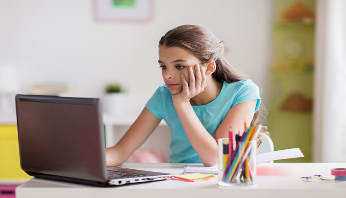 مدارس تا ماه می تعطیل است؛ جزئیات برنامه آموزش آنلاین دانش‌آموزان در خانه