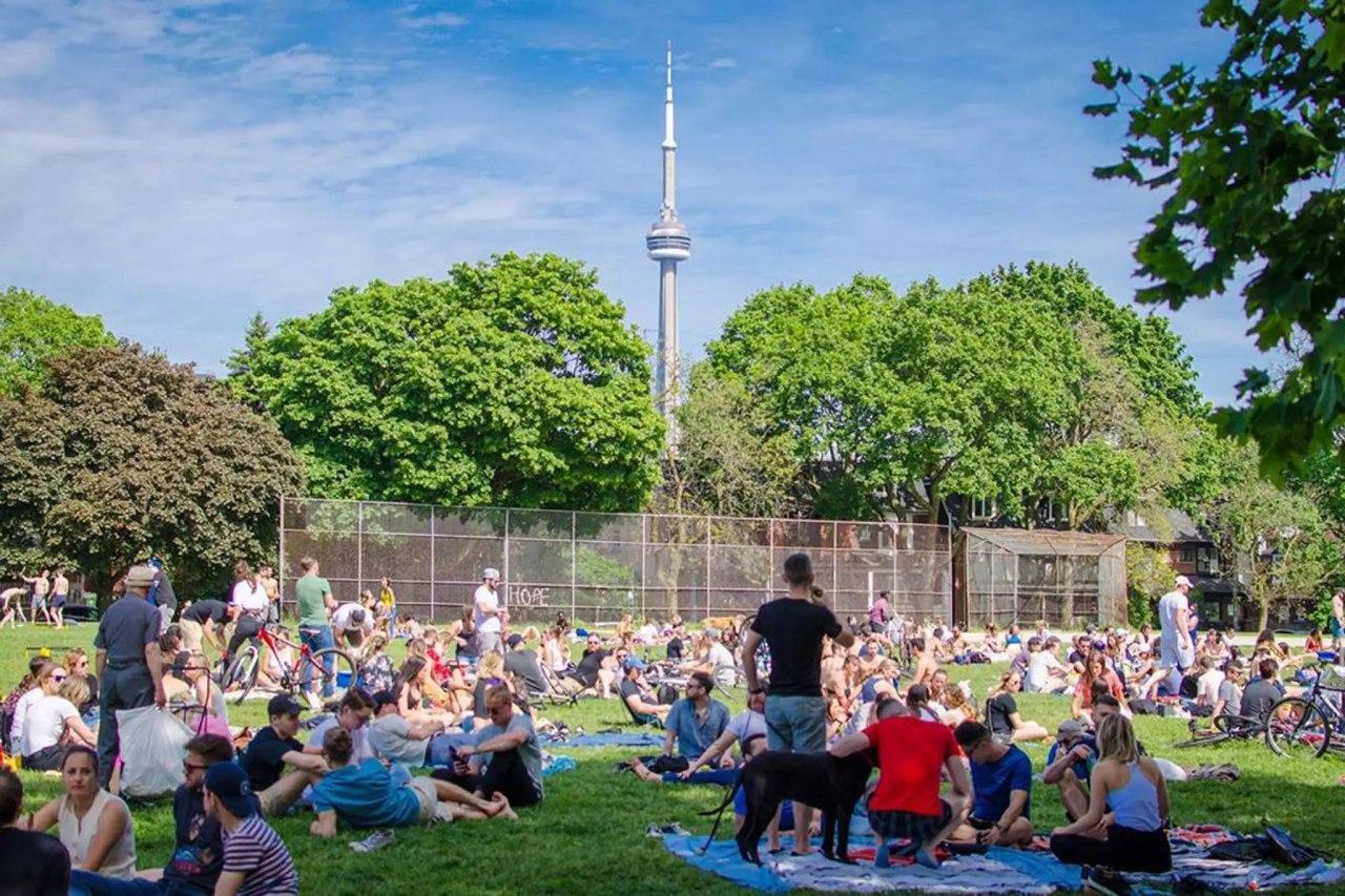 آیا واقعا کرونا در تورنتو تمام شده است؟ آبروریزی بزرگ روز شنبه در بزرگ‌‌ترین شهر کانادا