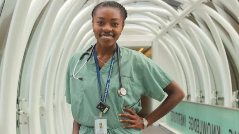 برای نخستین بار در دانشگاه تورنتو، یک زن سیاهپوست خطابه فارغ‌التحصیلی رشته پزشکی را می‌خواند