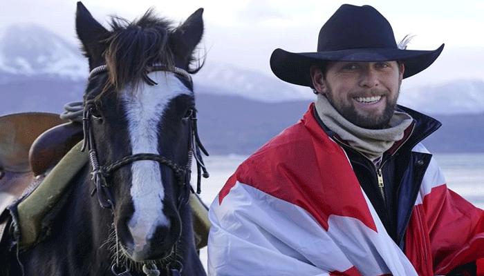 از آلاسکا تا کلگری؛ ۳۴۵۰ کیلومتر سفر کابوی برزیلی با اسب