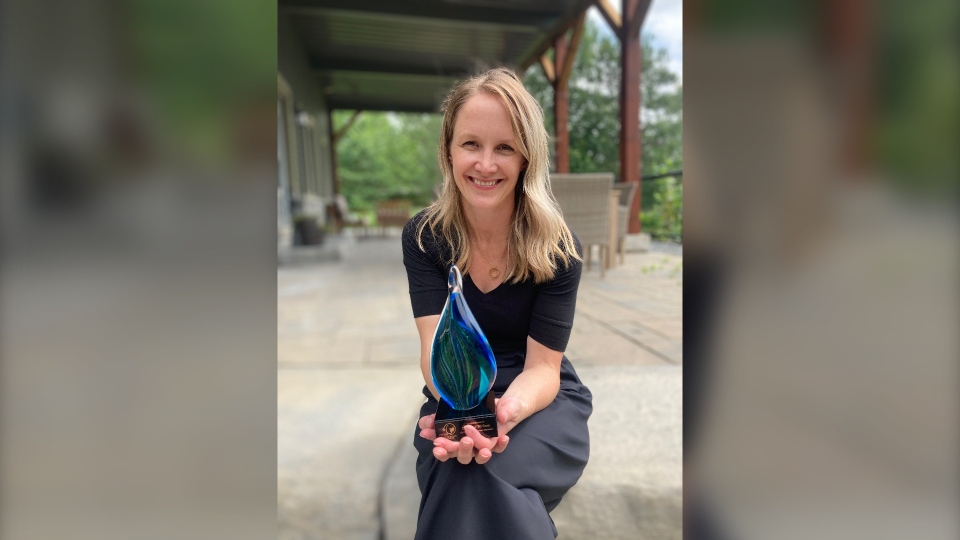 خانم دکتر متخصص بیهوشی برنده جایزه سال در کانادا