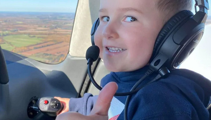 پرواز اختصاصی؛ آرزوی یک کودک ۴ ساله پیش از چهارمین عمل جراحی قلب برآورده شد