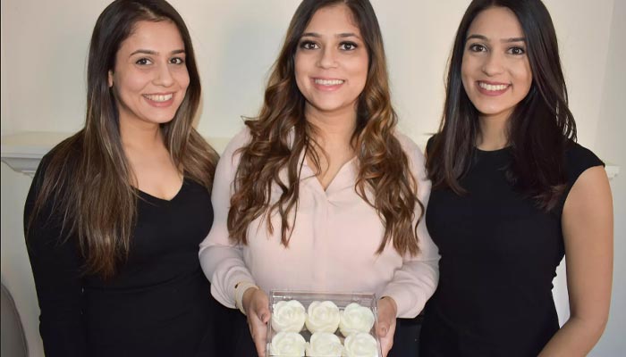 سه خواهر با هم در تورنتو شمع‌هائی به شکل گل رز می‌سازند و آنلاین می‌فروشند