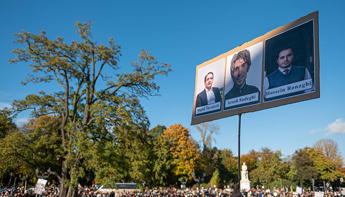 گردهمایی ده‌ها هزار ایرانی در برلین